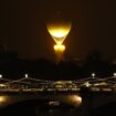 Olimpijski plamen upaljen na poseban način - lebdi nad Parizom u podnožju balona (VIDEO, FOTO) 16