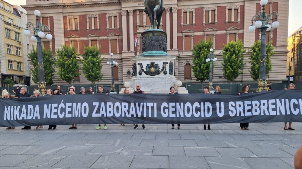 Protest Žena u crnom: 11. jul proglasiti Danom sećanja na genocid u Srebrenici 1