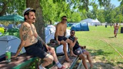 (FOTO) Mladi koji su prvi put došli u Srbiju i očekivanje dobre žurke: Kakva je atmosfera u Exit kampu? 8