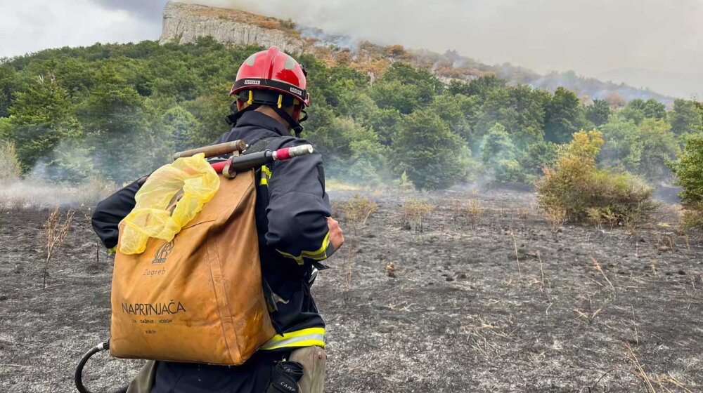 Nastavlja se gašenje požara na Troglavu iznad Bogutovca 10