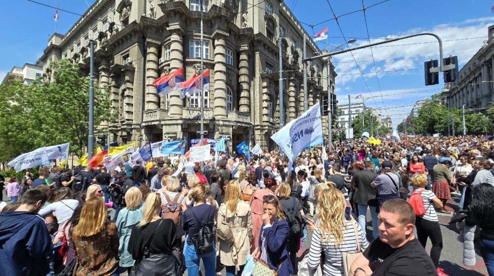 Kako počinje i završava se svaka priča o masovnom štrajku u prosveti? 9