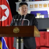 Kim Džong Un nadzirao isporuku novog taktičkog balističkog raketnog sistema 18