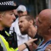 Velika Britanija: Više od 90 uhapšenih u neredima ekstremne desnice zbog ubistva devojčica 8