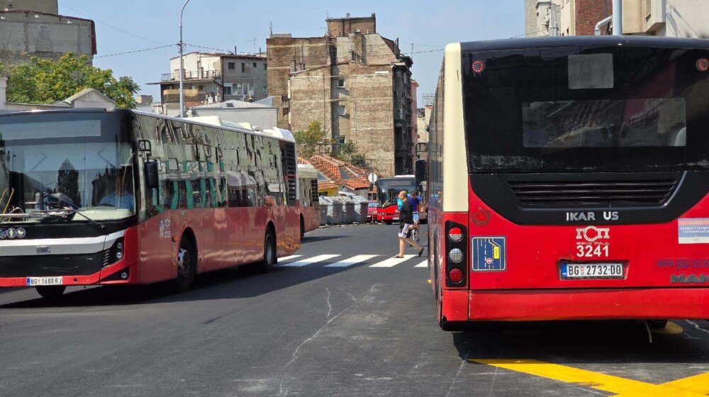 Još jedna nezgoda u Beogradu u kojoj je učestvovao autobus (VIDEO) 8