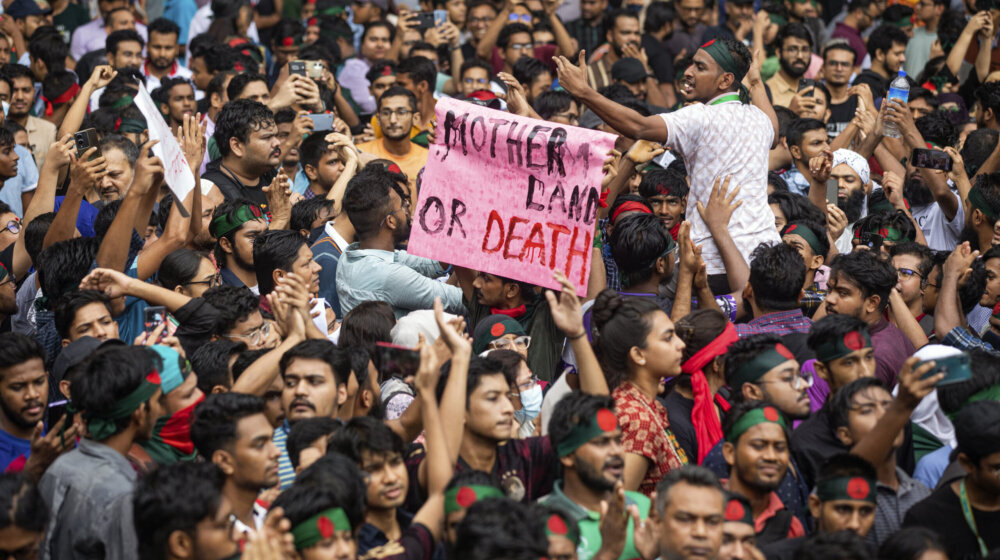 Demonstracije u Bangladešu: Broj poginulih porastao na 300 1