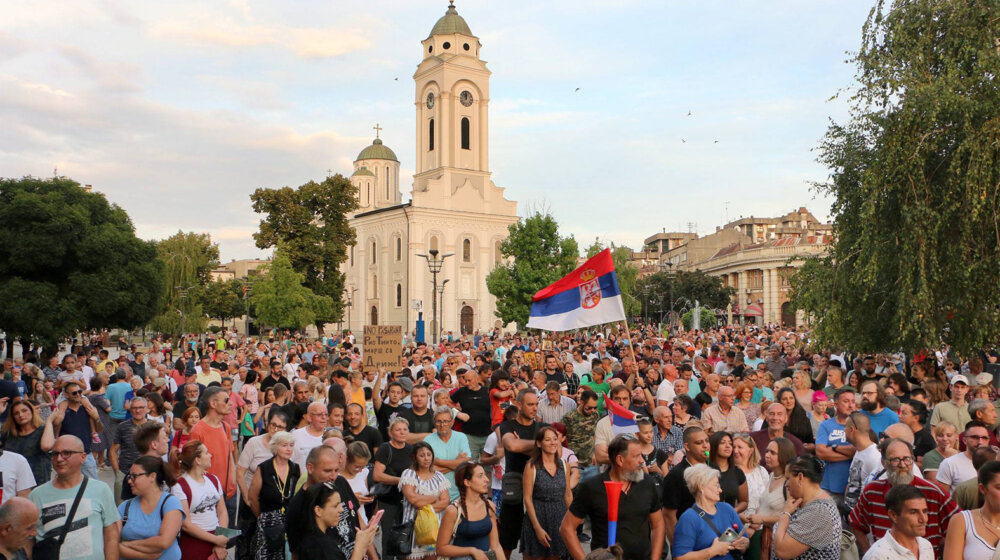 "Najveći protestni pokret": Koliko je ljudi bilo na protestima protiv litijuma u gradovima Srbije? 1