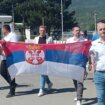 Napeto u Kosovskoj Mitrovici: Pušteni srpski političari sa zastavom do kneza Lazara, na mostu - kamioni (VIDEO) 15