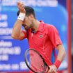 Novak Đoković povredio operisano koleno, meč nastavio nakon pomoći lekara, ali se teško kreće 6