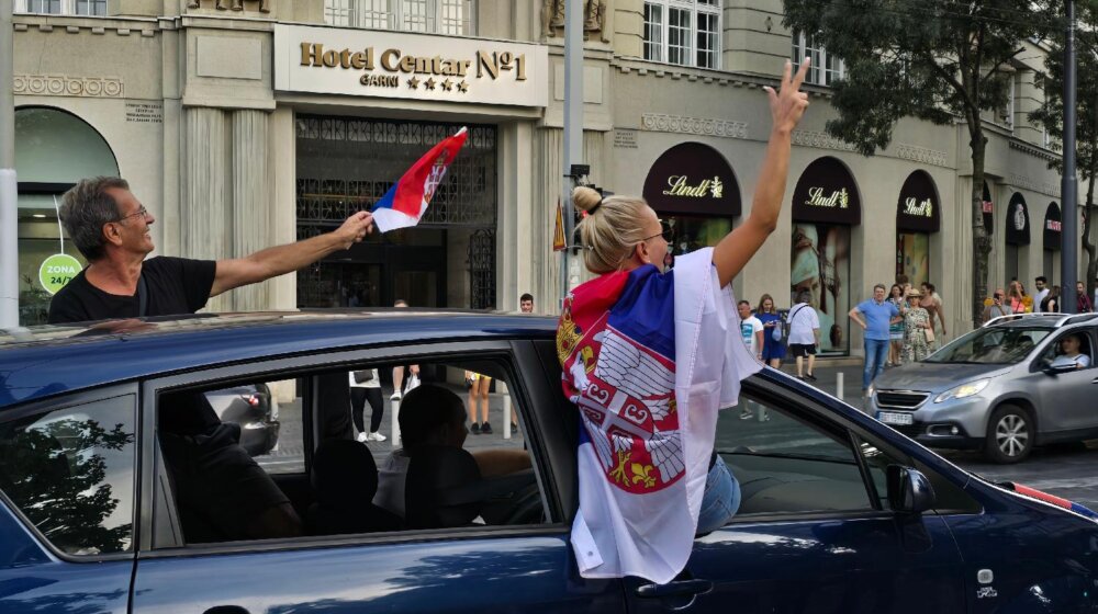 Kako Srbija slavi Novakovo zlato? (FOTO/VIDEO) 1