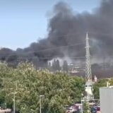 Veliki požar u Bloku 64 na Novom Beogradu, vatrogasne ekipe na terenu (VIDEO) 7