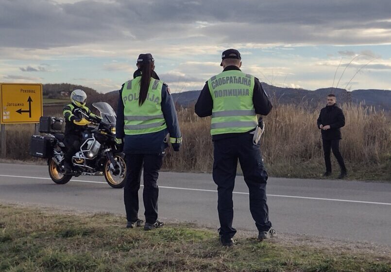 Policija u Žirovnici kod Kragujevca zaustavila vozača „audija” koji je vozio više od 215 kilometara na sat 10