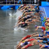 Belgijska triatlonka u bolnici posle plivanja u Seni, organizatori insistiraju da se takmičenje održi u zagađenoj reci 2