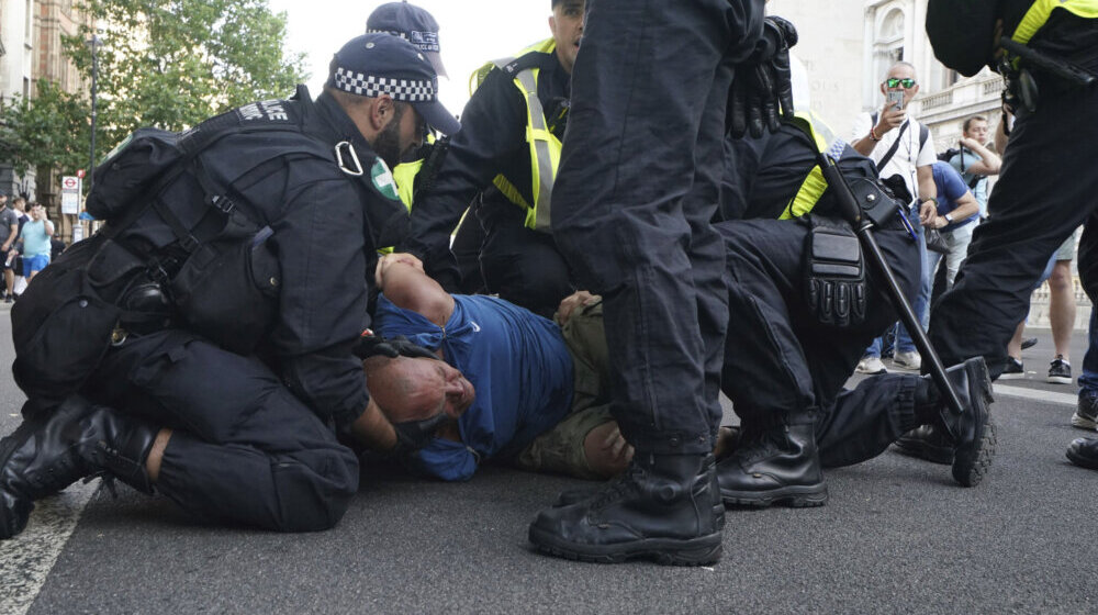 Više od 100 uhapšenih na demonstracijama u Londonu 1