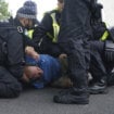 Novi neredi u Britaniji: Demonstranti gađali policiju kamenjem, ima povređenih 15