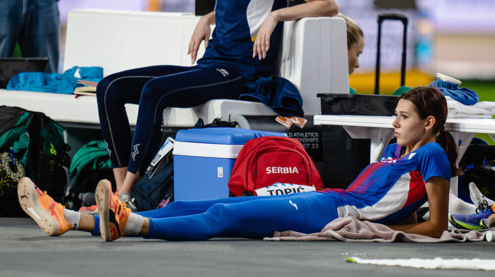 Angelina Topić s medicinskom čizmom do kolena kao Mesi nedavno (FOTO) 10