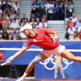 (UŽIVO) Finale na olimpijskom Rolan Garosu: Rasplet drugog seta, Đoković i dalje korak iza Alkaraza (VIDEO) 6