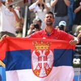 Srpski sportisti proslavljaju zlatnu medalju Novaka Đokovića u olimpijskom selu (VIDEO) 8