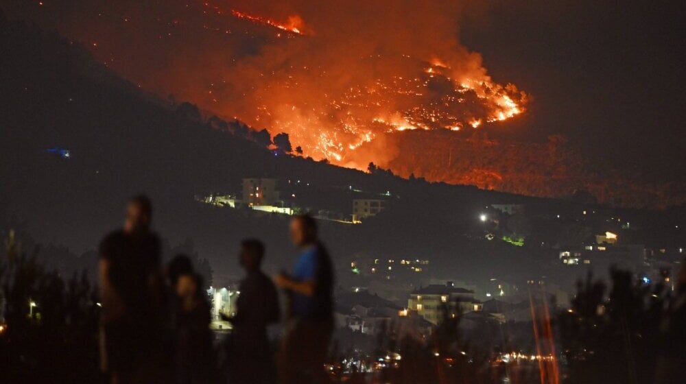 Požari i dalje aktivni u Dalmaciji: Hrvatski vatrogasci najviše posla imali kod Skradina, Vrsina i Tučepa 1
