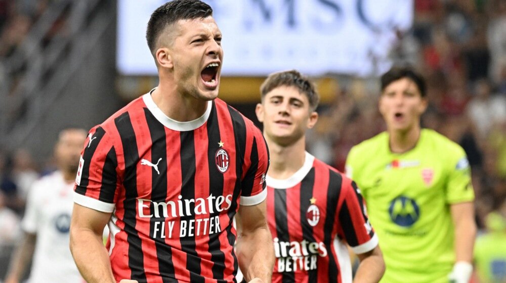 Za trofej Silvija Berluskonija između dva njegova čeda: Milan pobedio Moncu, Jović dao gol, debitovali Pavlović i Morata, koga je pritisnuo razvod (VIDEO, FOTO) 1