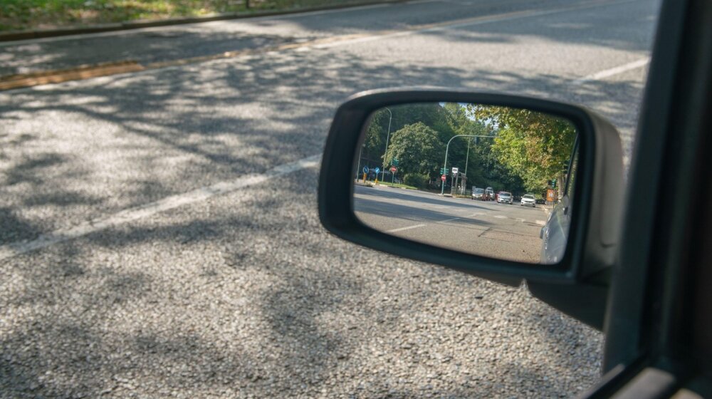 Upozorenje za vozače: Pazite se "trika sa retrovizorom", radi se o sve češćoj prevari 8