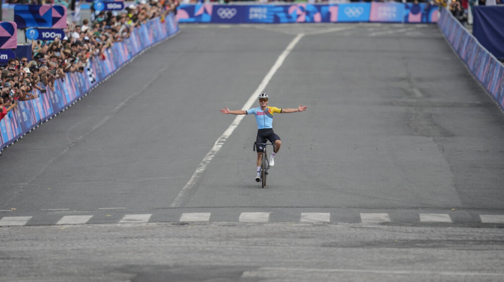 Prvi put jednom biciklisti oba drumska zlata, Ilić zauzeo 64. mesto 10