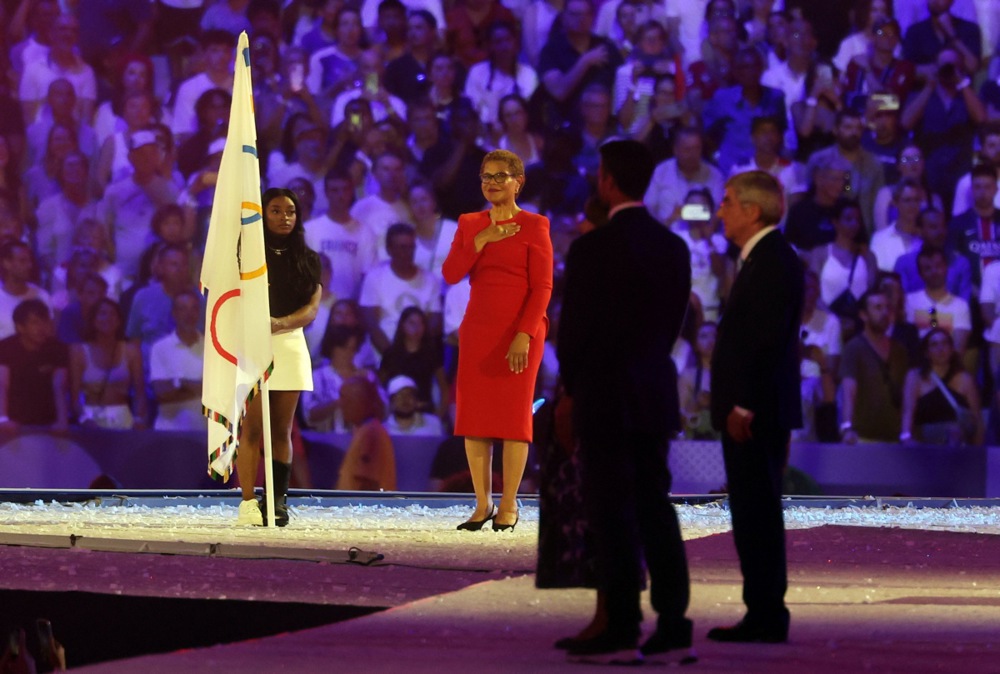 Orevoar: Zatvorene Olimpijske igre u Parizu, Tom Kruz na Top gan motoru poterao olimpijsku zastavu u El-Ej (VIDEO, FOTO) 3