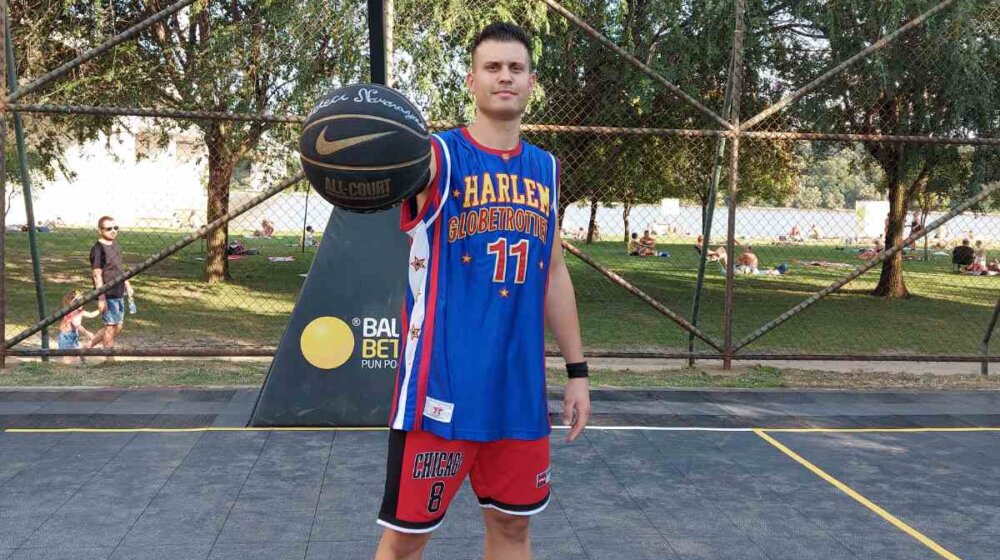 Kako to radi "Leteći Novosađanin": Stefan Janković majstor trikova sa košarkaškom loptom 8