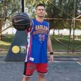 Kako to radi "Leteći Novosađanin": Stefan Janković majstor trikova sa košarkaškom loptom 14