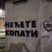 (FOTO) Grafiti "Nećete kopati" osvanuli u Loznici na mestu gde će se održati Dan sećanja na stradale i prognane u "Oluji" 9