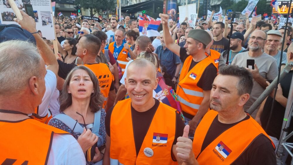 UŽIVO Protest "Rudnika neće biti": Dve kolone se uputile na blokade Prokopa i Železničke stanice Novi Beograd 9