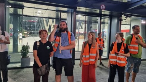 Protest "Rudnika neće biti": Građani "do daljnjeg" blokiraju Prokop 6