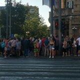 Protest ispred Vlade zbog hapšenja aktivista: Blokirana raskrsnica Nemanjine i Kneza Miloša 6