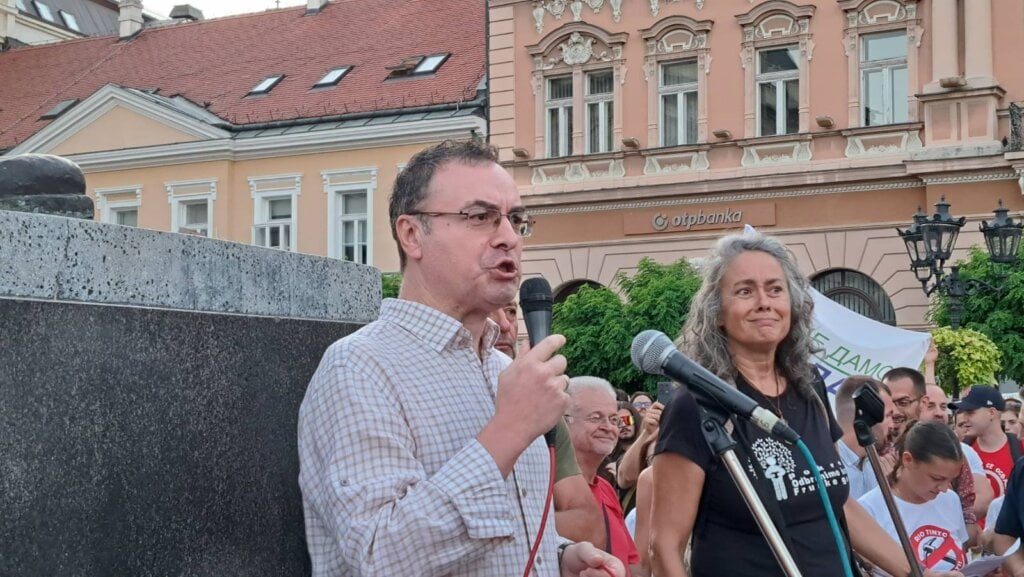 Protest protiv kopanja litijuma ispunio Trg slobode u Novom Sadu: "Protiv sebe imamo najmoćnije kompanije sveta, ali nećemo se predati" (VIDEO, FOTO) 11