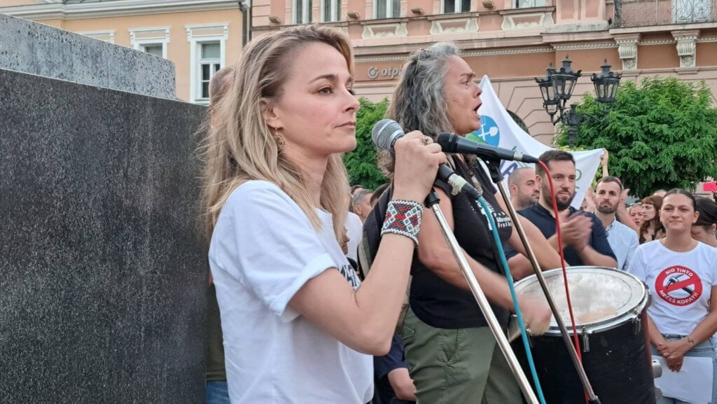 Protest protiv kopanja litijuma ispunio Trg slobode u Novom Sadu: "Protiv sebe imamo najmoćnije kompanije sveta, ali nećemo se predati" (VIDEO, FOTO) 10