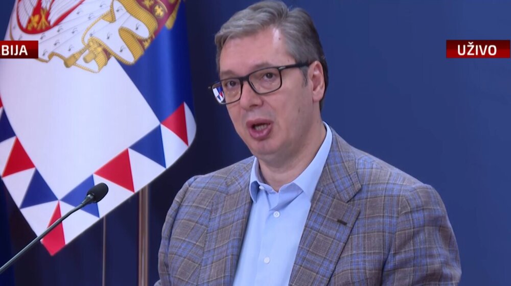 "Kritikovao Rezoluciju o Srebrenici, pa sa Nemačkom potpisao sporazum o litijumu": Član Predsedništva crnogorskog PES-a reagovao na izjavu Vučića 8