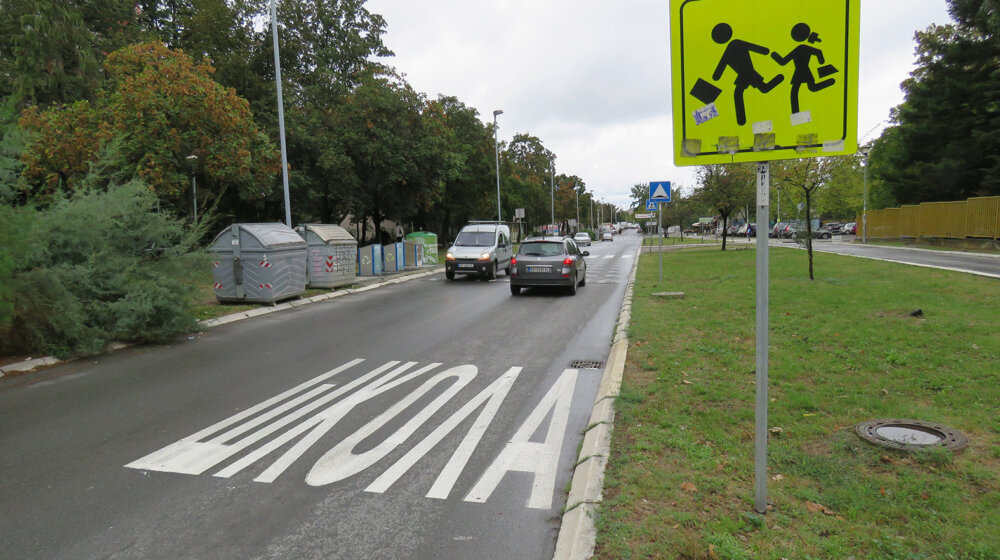 Srpski učitelji kaskaju za komšijama: Kolike su plate nastavnika u susednim zemljama? 1