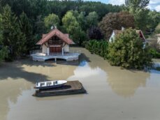 "Orbanov ukaz stupio na snagu, najteža faza odbrane od poplava": Ciklon Boris pogodio Mađarsku 6