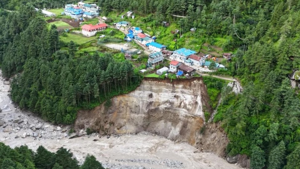 Zašto Šerpasi na Himalajima strahuju da će im voda srušiti domove 11