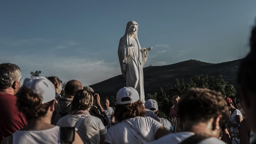 Međugorje: Vatikan ne priznaje ukazanja Device Marije, ali podržava vernike da hodočaste 8