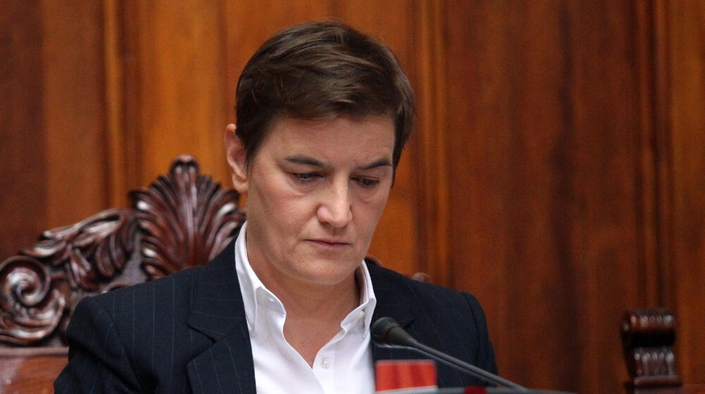 Poslanici o amandmanima, Brnabić krši poslovnik diskusijom sa mesta predsedavajuće 12