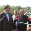 Vučić nastavlja obilazak Zapadne Srbije, u Osečini posetio firmu Jovanović voće, najavio večeru sa ambasadorima 14