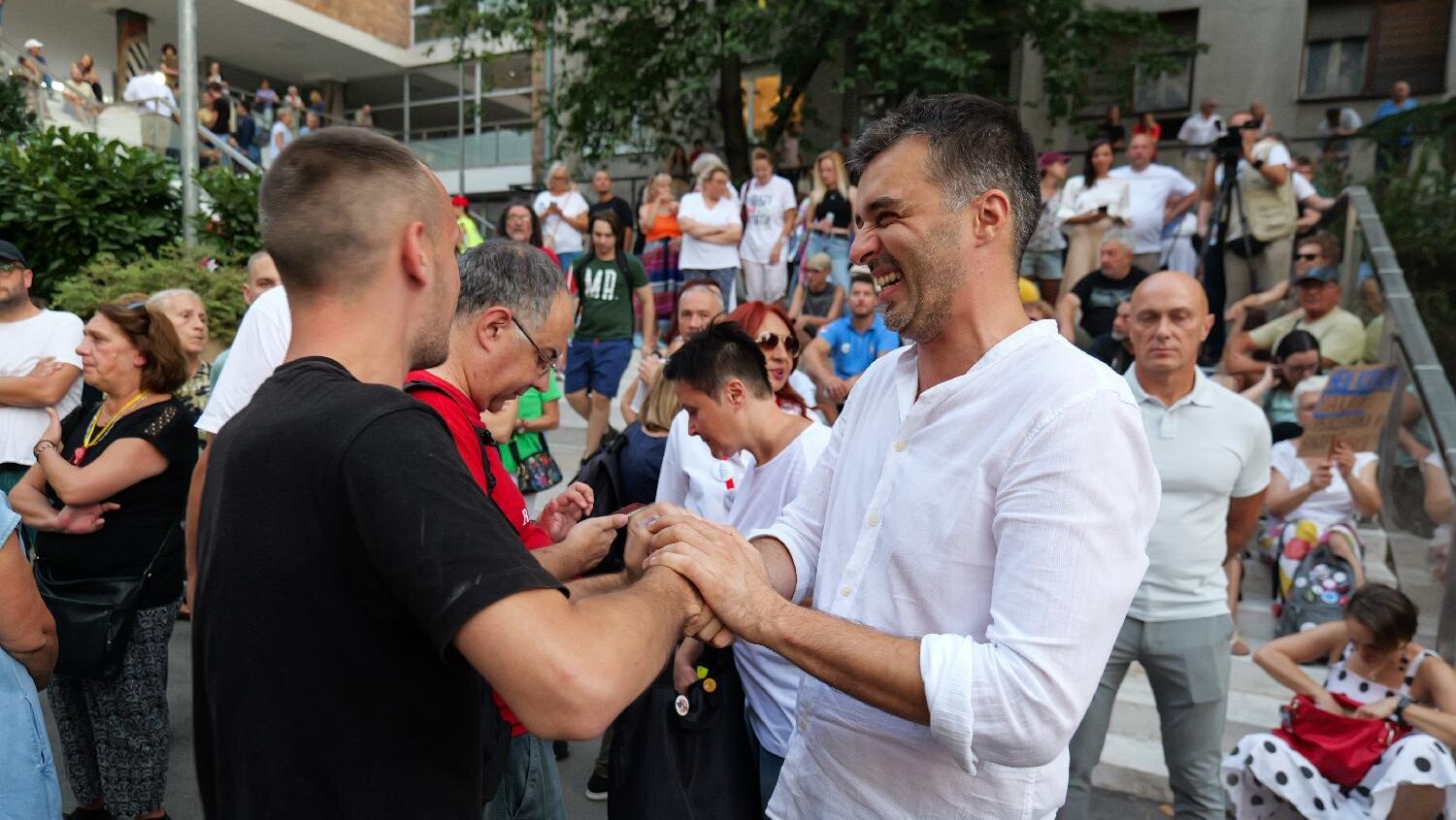 Protest Eko straže održan ispred RTS-a: "Moraćete sve da nas uhapsite" (VIDEO) (FOTO) 5