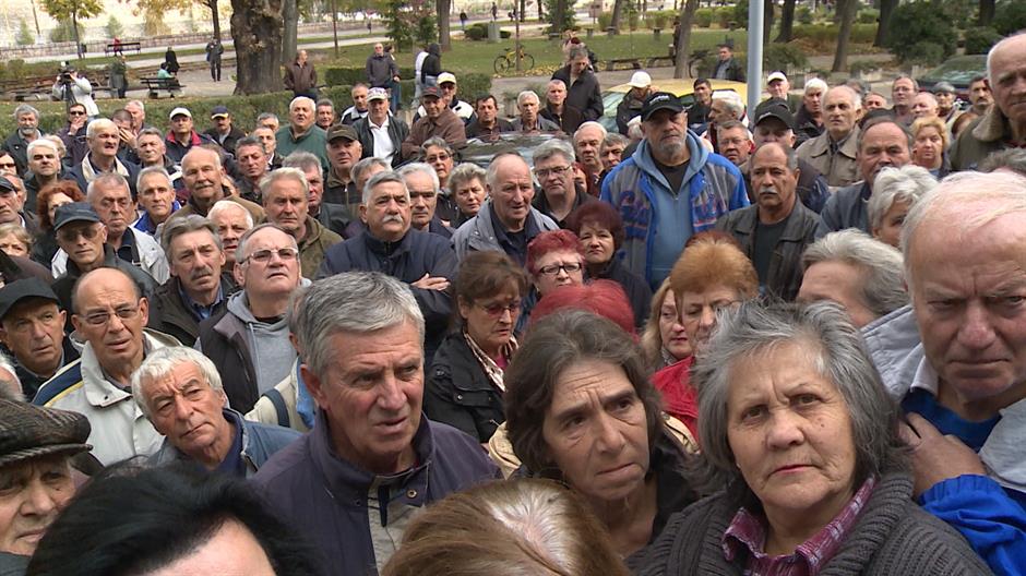 Radnici niških propalih društvenih firmi ponovo protestuju: Pored neisplaćenih plata traže i kamate 7