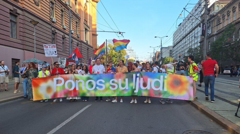 BLOG Beograd Prajd: Kolona građana krenula niz Nemanjinu ulicu (FOTO/VIDEO) 1