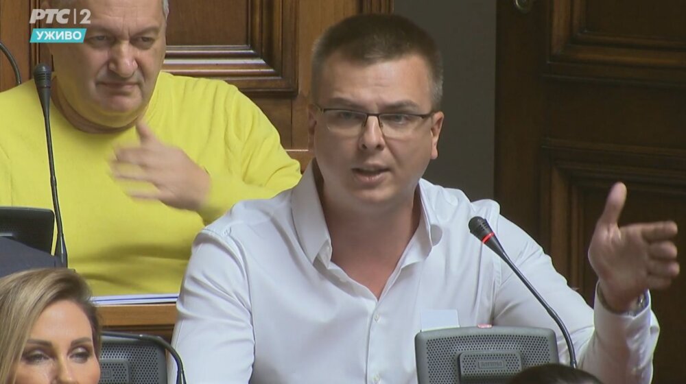 Parandilović poslanicima SNS-a: Stidećete se kao što se sad stidi Milojičić Kena 10