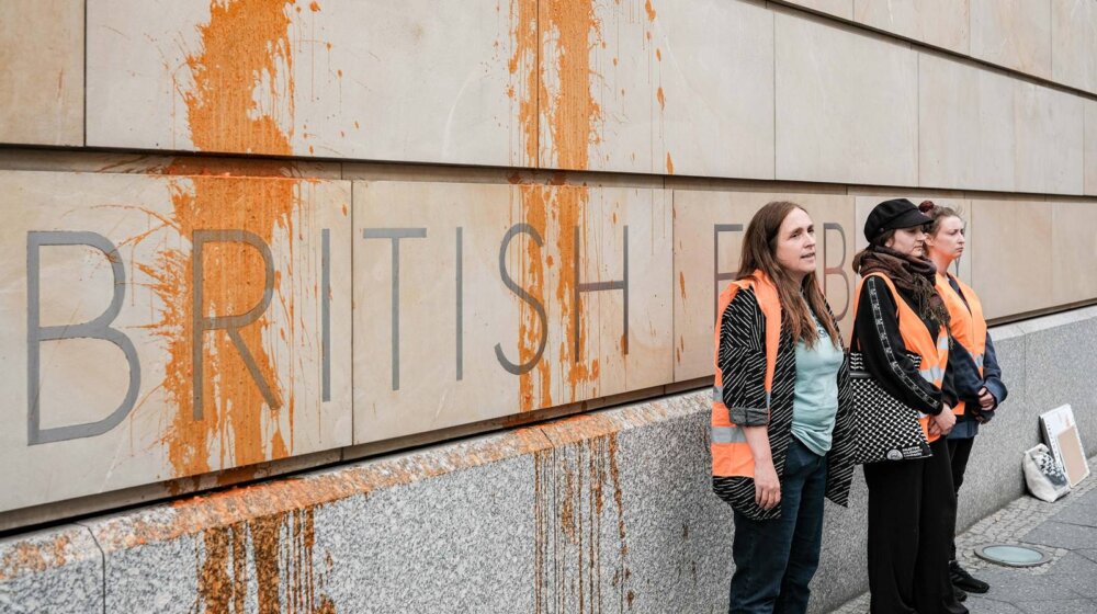 Ekološki aktivisti ponovo vandalizovali slike Van Goga u Londonu 7