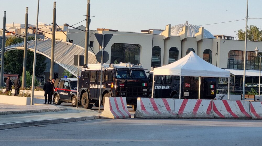 Četvrti dan blokade srpskih institucija na severu KiM: Radnici privremenog organa došli na posao (FOTO) 10