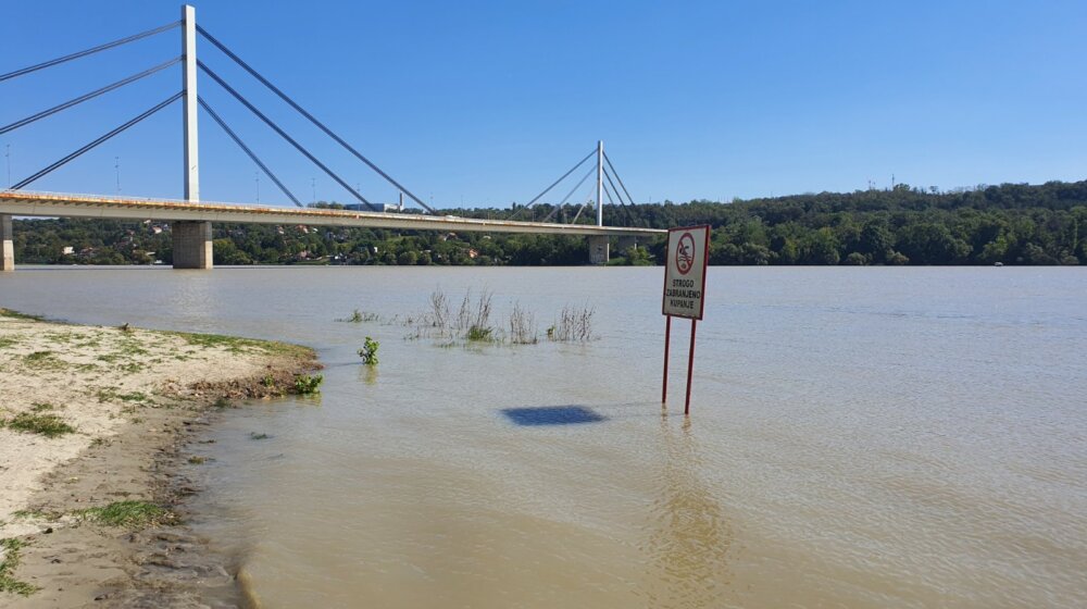 Dunav raste, vrh vodenog vala u Novom Sadu u subotu: Voda ušla u delove naselja na Ribarskom ostvu i Kamenjaru 7