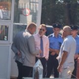 Ivan Zaporožac stigao na saslušanje u policijsku stanicu u Severnoj Mitrovici 9