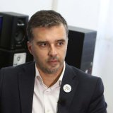 Manojlović: Srbin pretučen dok Vučić i Kurti sa Fon der Lajen pričaju o vladavini prava 5